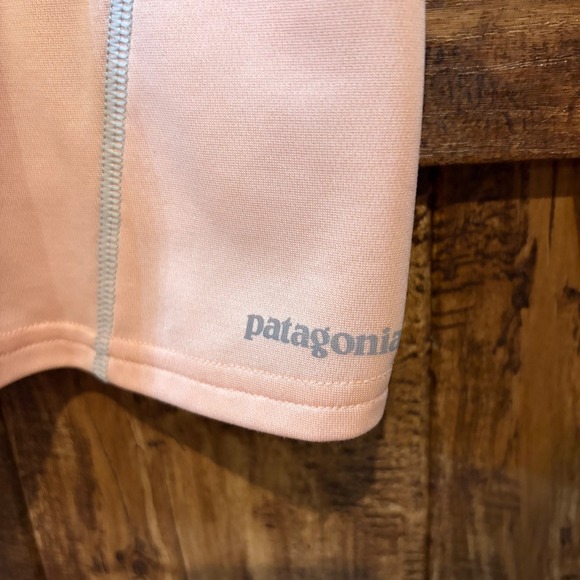 Patagonia Sunshade Hoody Women's XL Peach Coral Long Sleeve Sun Protection Top - Picture 3 of 6